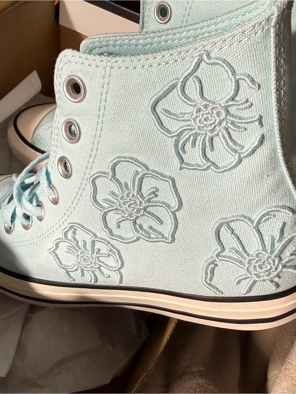 Converse High Top Sneakers in Pale Blue with Embroidered Floral Detail - Picture 4 of 7